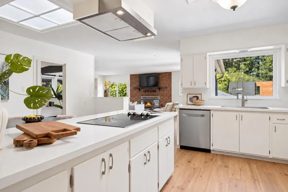 280 Angelita Avenue Pacifica, CA 94044