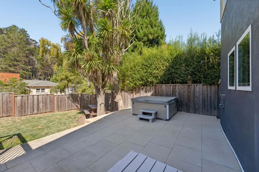 280 Angelita Avenue Pacifica, CA 94044