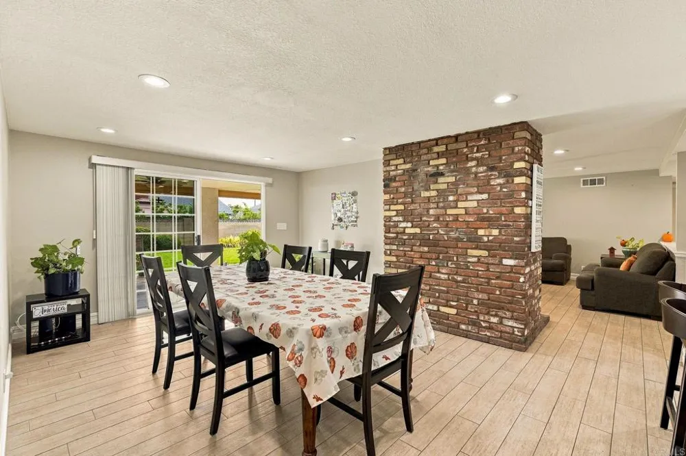 1826 Stanley Avenue Placentia, CA 92870