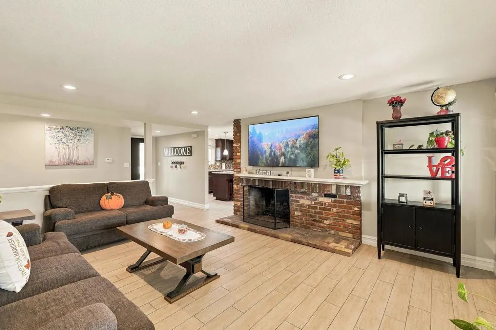 1826 Stanley Avenue Placentia, CA 92870