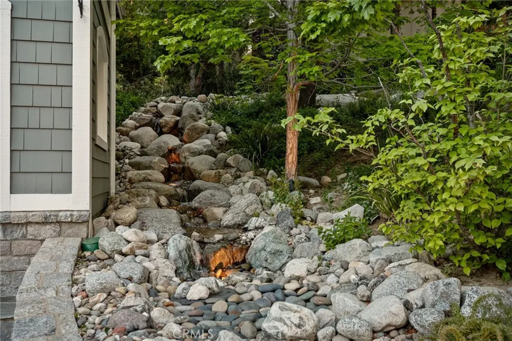 26385 Walnut Hills Drive Lake Arrowhead, CA 92352