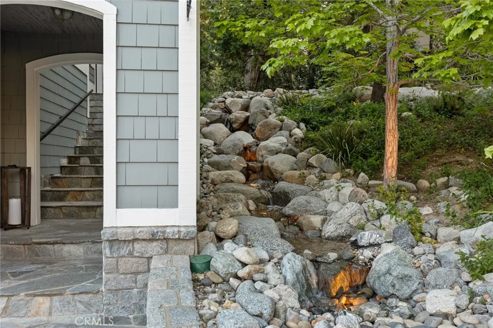 26385 Walnut Hills Drive Lake Arrowhead, CA 92352