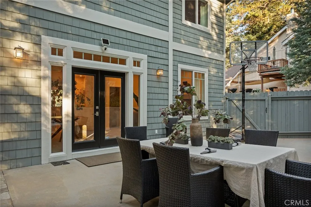 26385 Walnut Hills Drive Lake Arrowhead, CA 92352