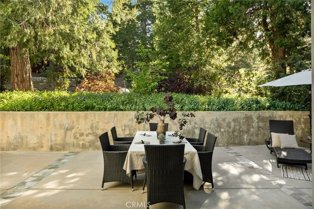 26385 Walnut Hills Drive Lake Arrowhead, CA 92352
