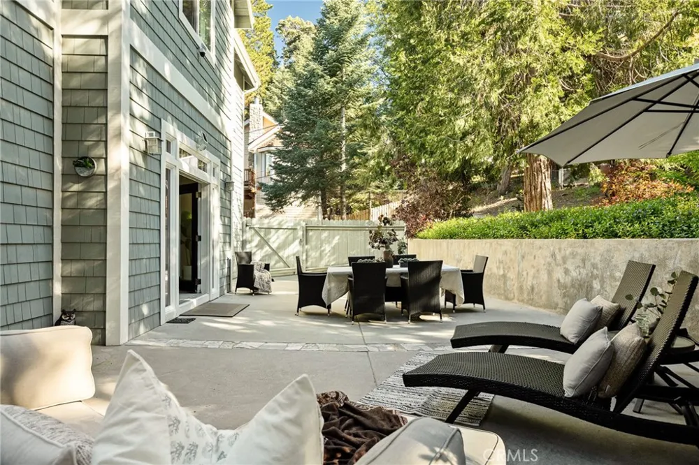 26385 Walnut Hills Drive Lake Arrowhead, CA 92352