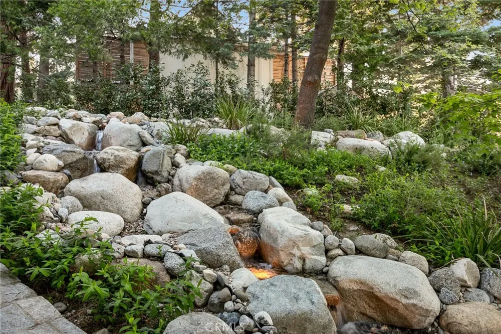 26385 Walnut Hills Drive Lake Arrowhead, CA 92352