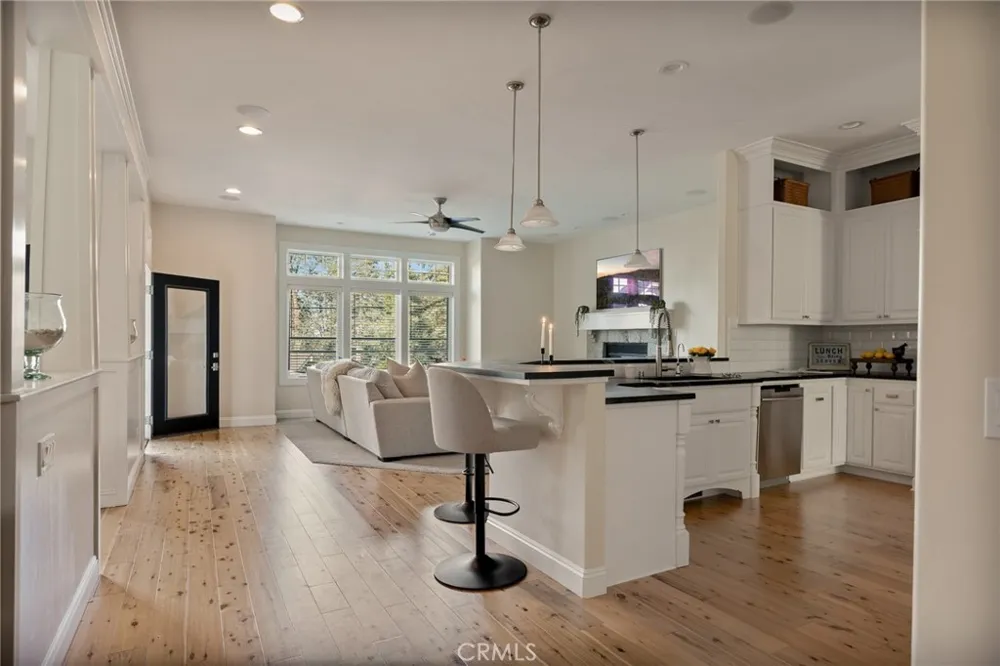 26385 Walnut Hills Drive Lake Arrowhead, CA 92352