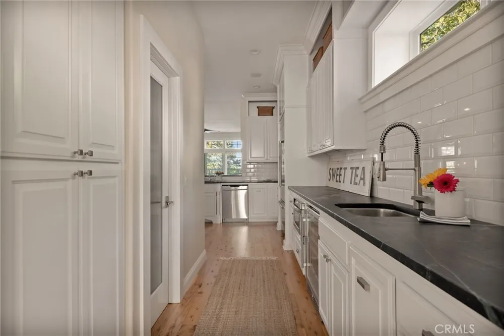 26385 Walnut Hills Drive Lake Arrowhead, CA 92352