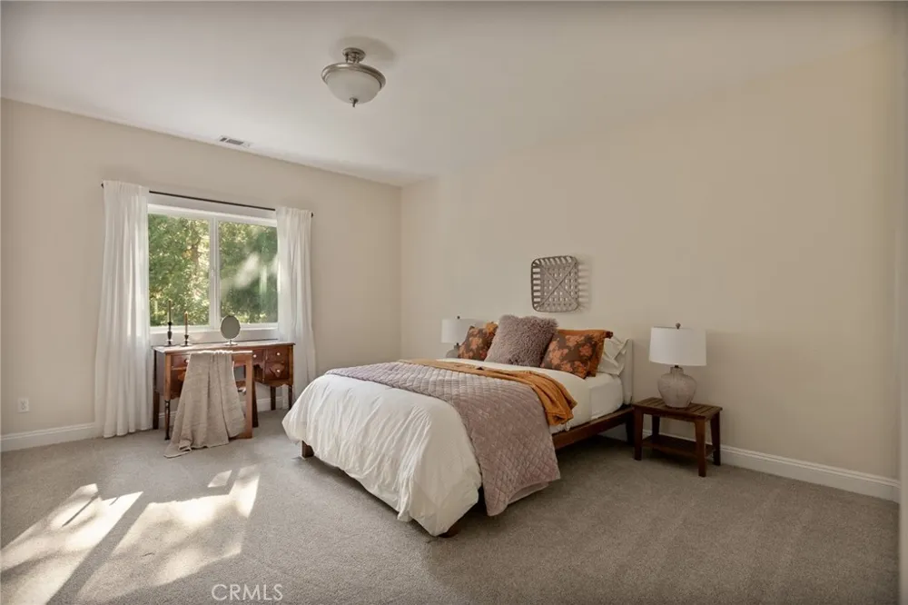 26385 Walnut Hills Drive Lake Arrowhead, CA 92352