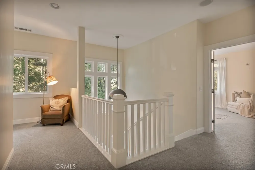 26385 Walnut Hills Drive Lake Arrowhead, CA 92352