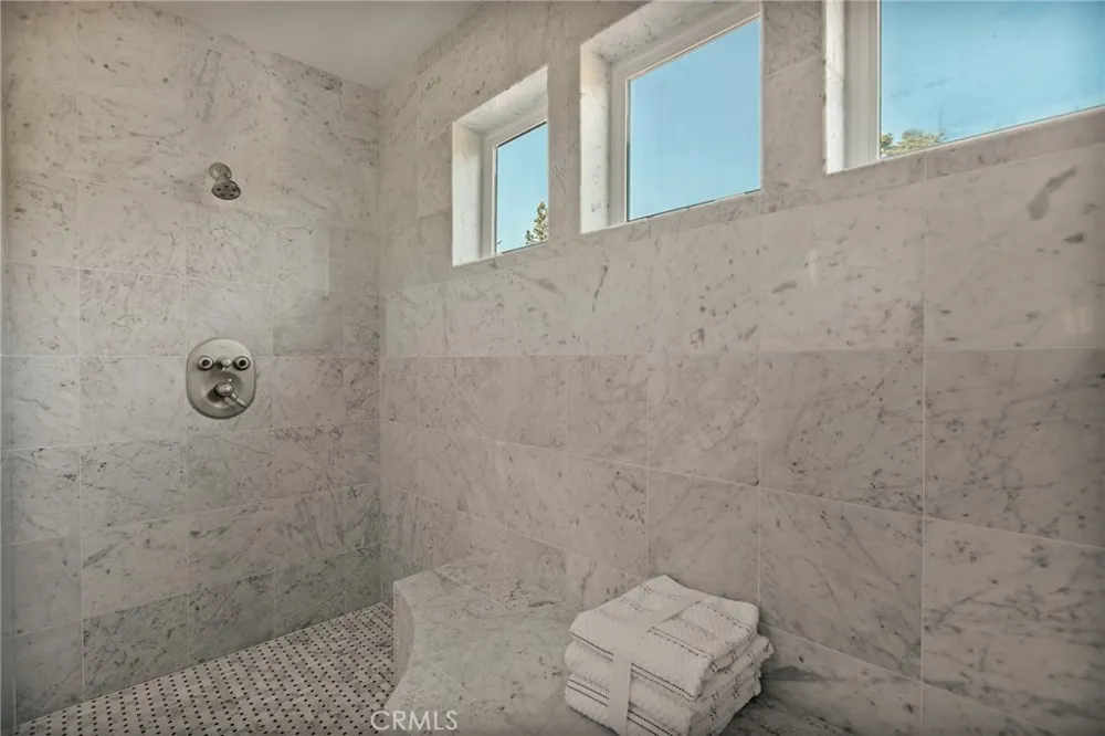26385 Walnut Hills Drive Lake Arrowhead, CA 92352