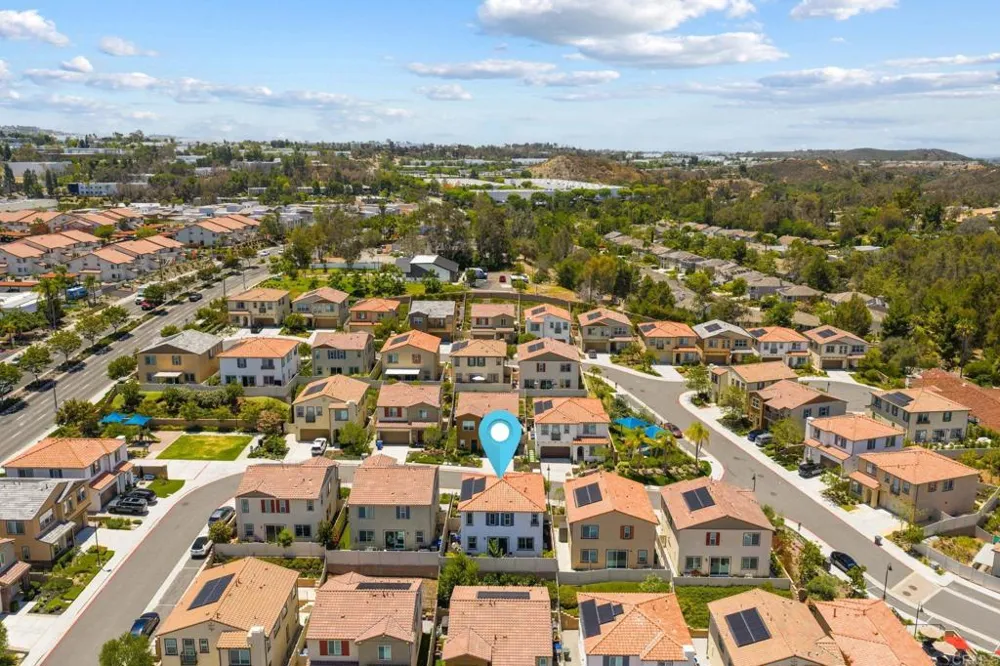 887 Brookdale Drive Vista, CA 92081