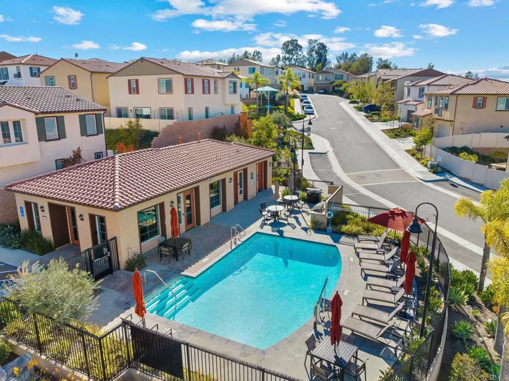 887 Brookdale Drive Vista, CA 92081
