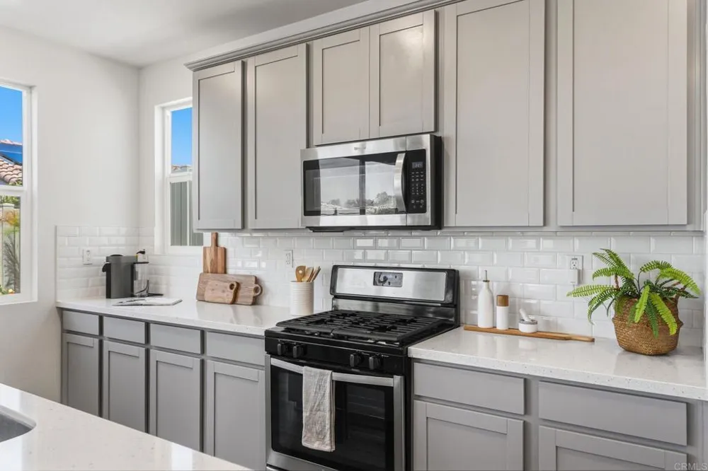 887 Brookdale Drive Vista, CA 92081