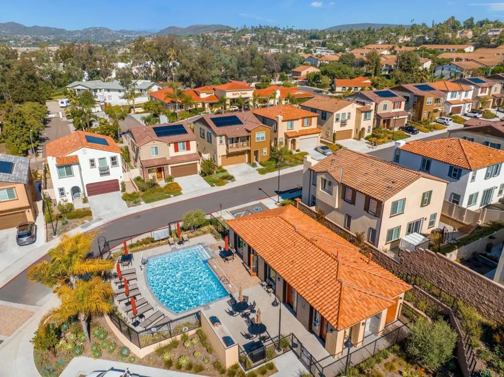 887 Brookdale Drive Vista, CA 92081
