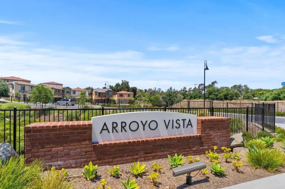 887 Brookdale Drive Vista, CA 92081