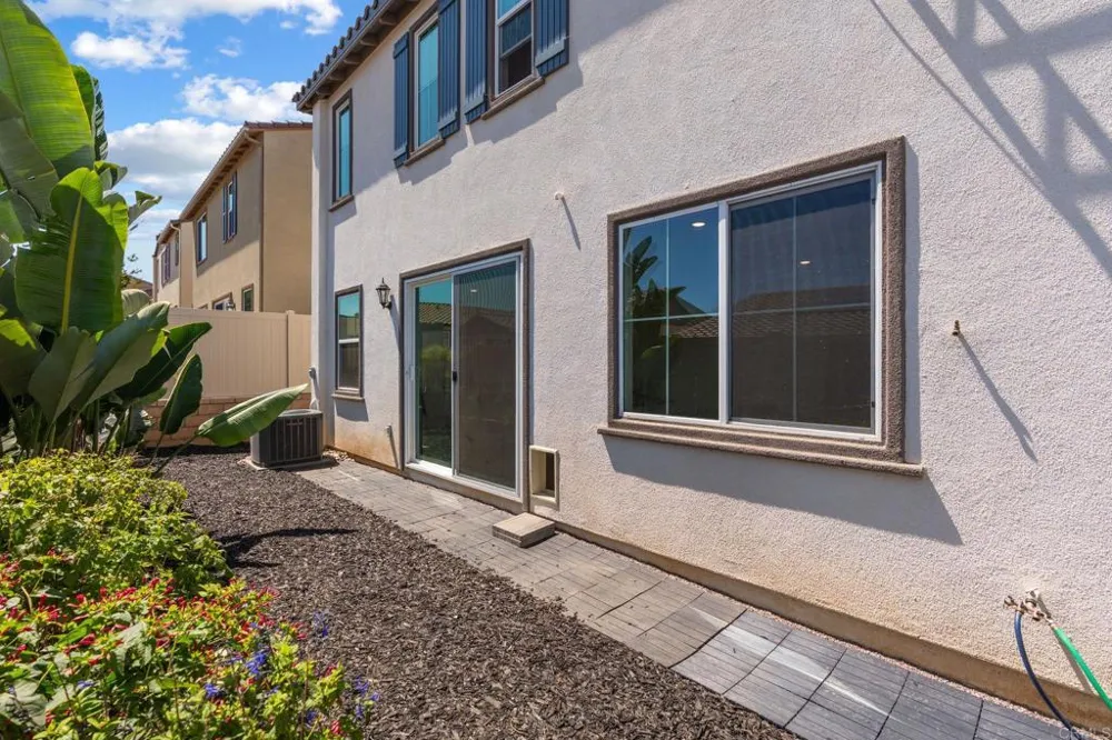887 Brookdale Drive Vista, CA 92081