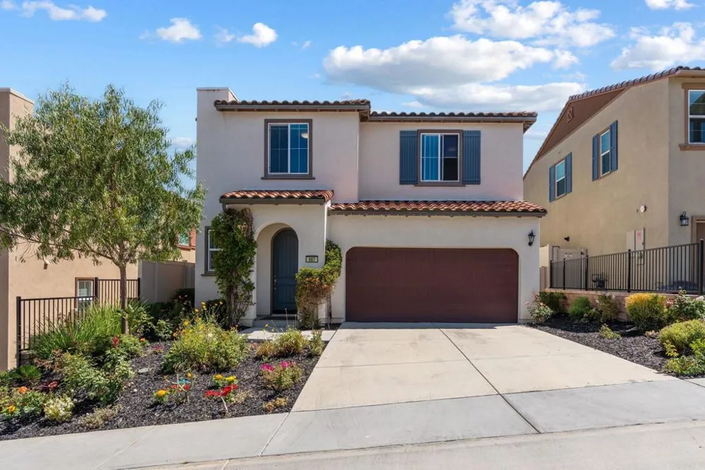 887 Brookdale Drive Vista, CA 92081