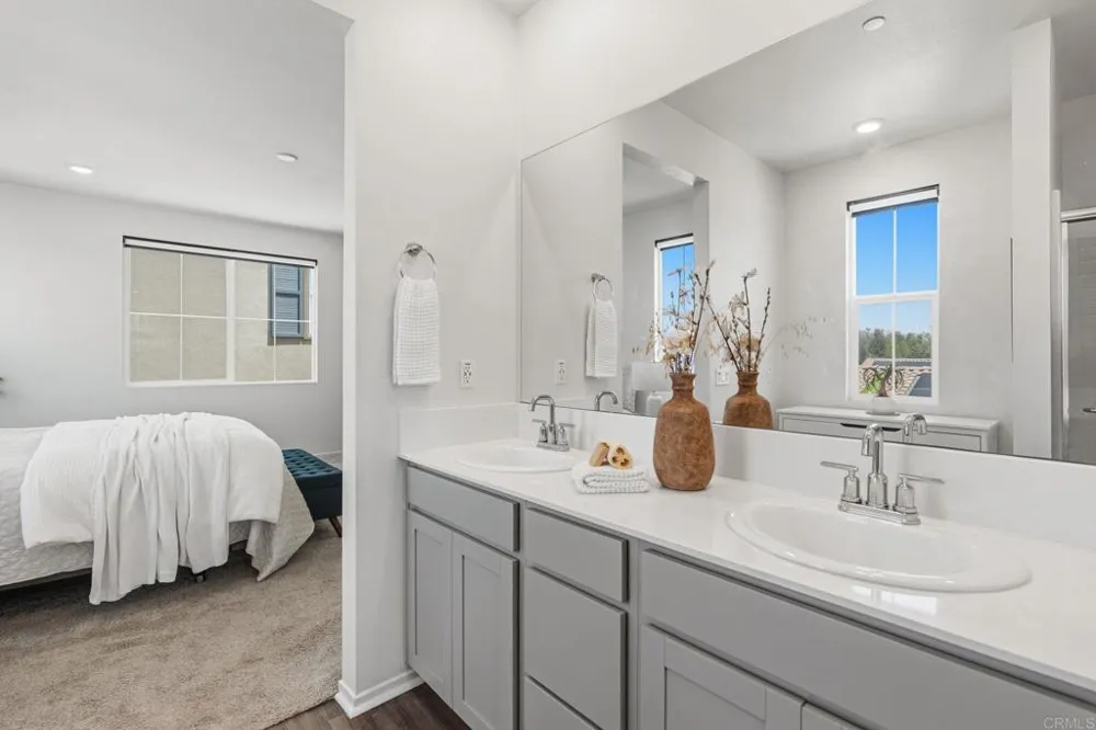 887 Brookdale Drive Vista, CA 92081