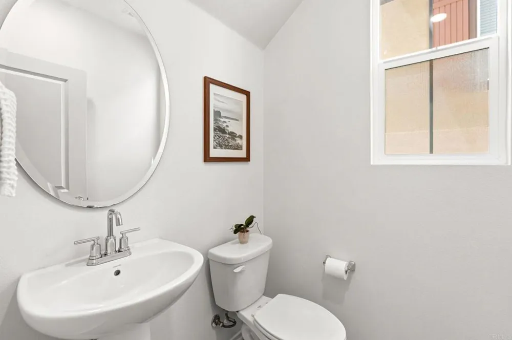 887 Brookdale Drive Vista, CA 92081