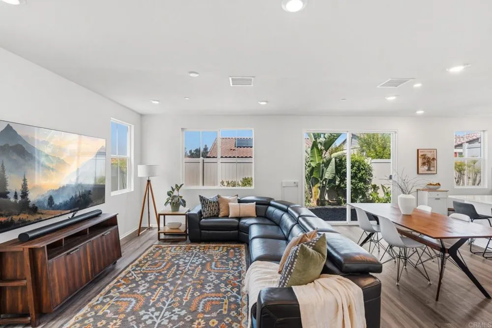 887 Brookdale Drive Vista, CA 92081
