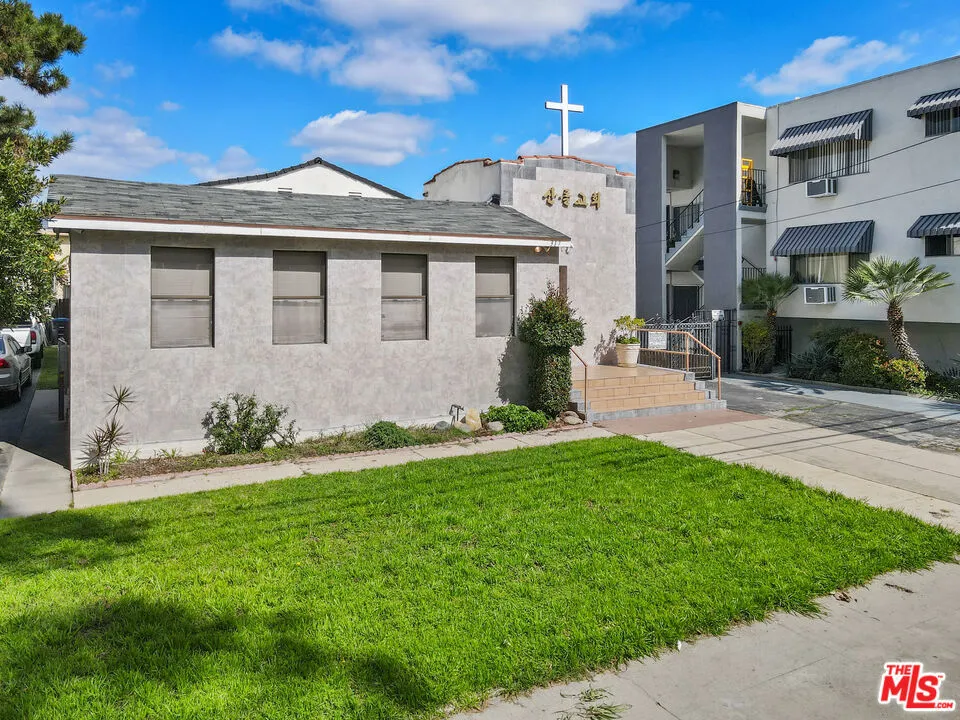 317 W Palmer Avenue Glendale, CA 91204