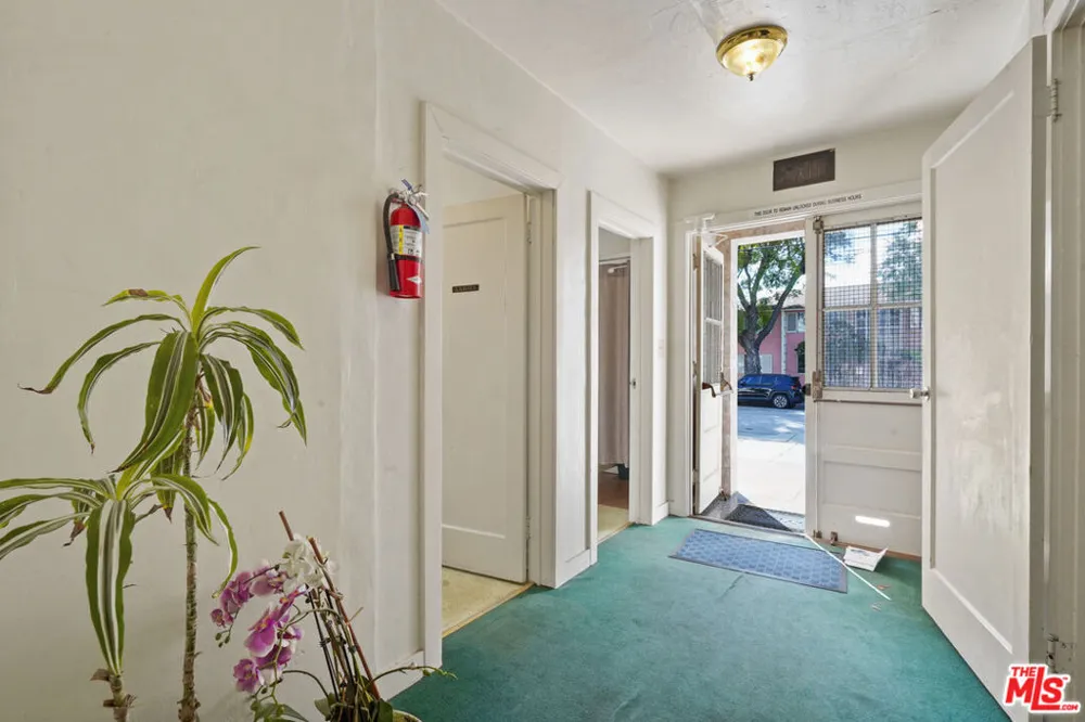 317 W Palmer Avenue Glendale, CA 91204