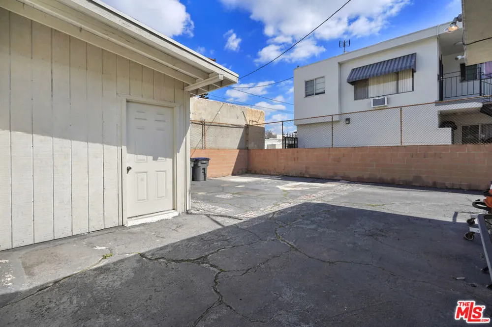 317 W Palmer Avenue Glendale, CA 91204