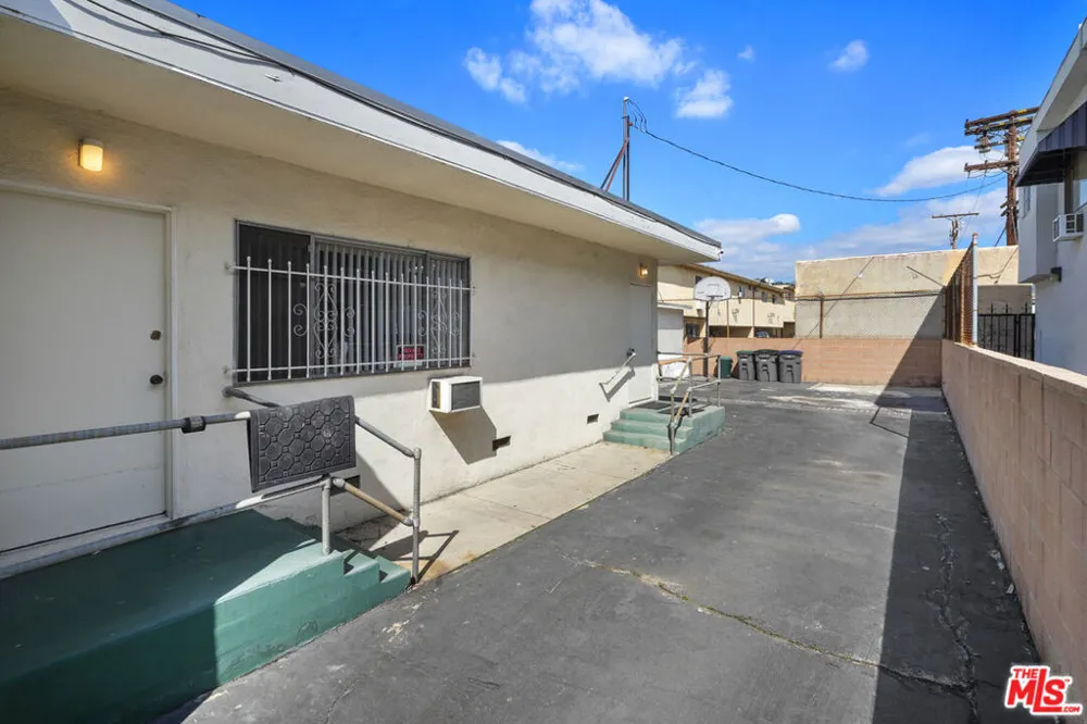 317 W Palmer Avenue Glendale, CA 91204