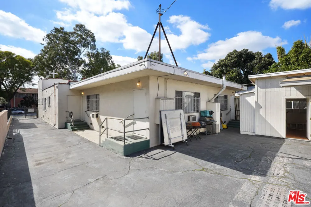 317 W Palmer Avenue Glendale, CA 91204