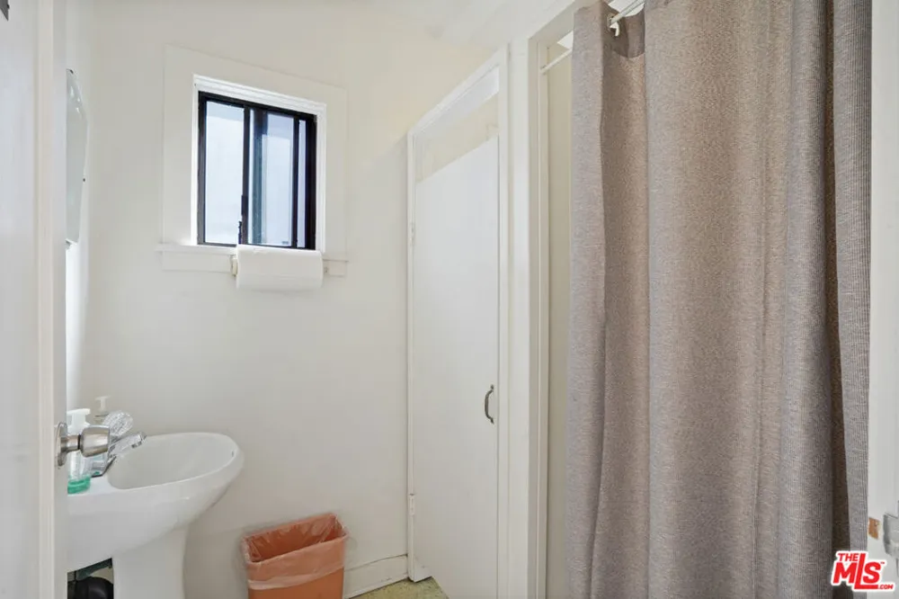 317 W Palmer Avenue Glendale, CA 91204