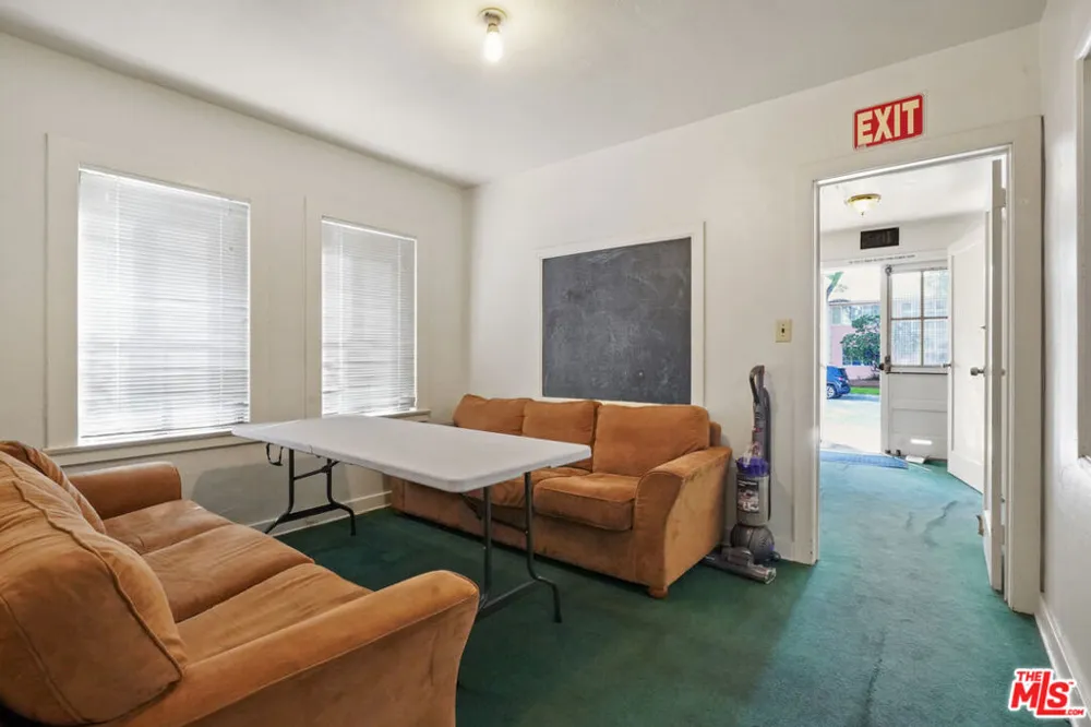 317 W Palmer Avenue Glendale, CA 91204