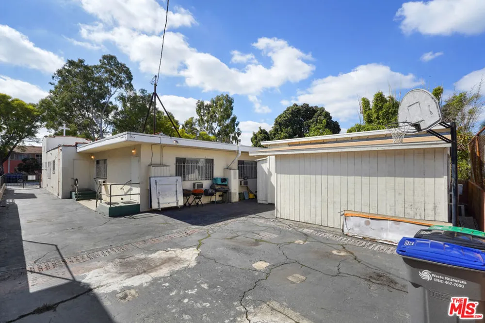 317 W Palmer Avenue Glendale, CA 91204