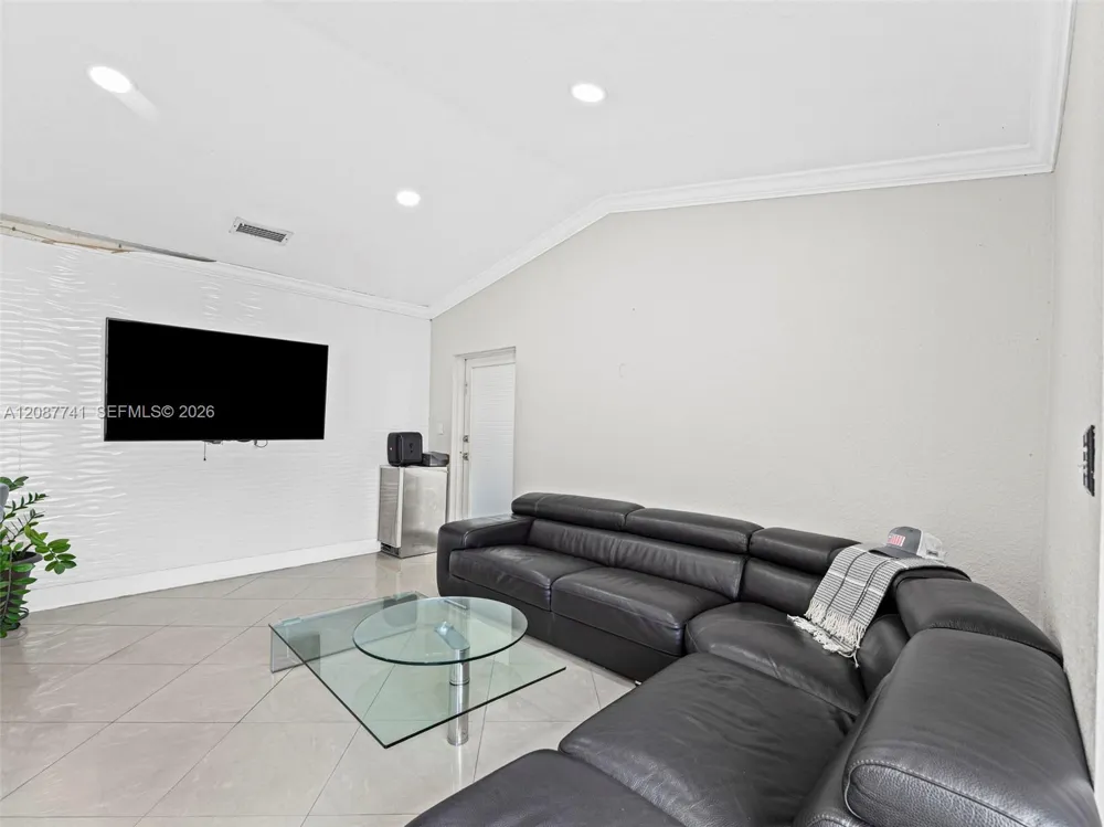 9781 SW 155th Ave Miami, FL 33196
