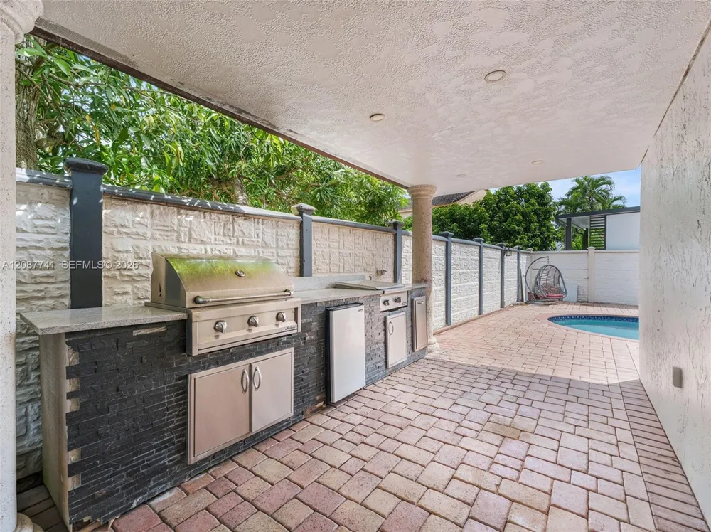 9781 SW 155th Ave Miami, FL 33196