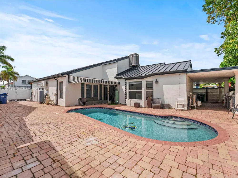 9781 SW 155th Ave Miami, FL 33196