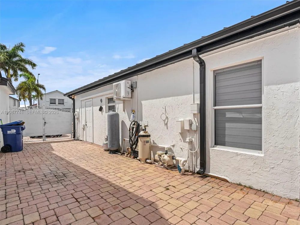 9781 SW 155th Ave Miami, FL 33196