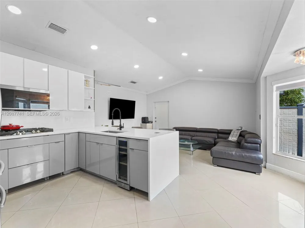 9781 SW 155th Ave Miami, FL 33196