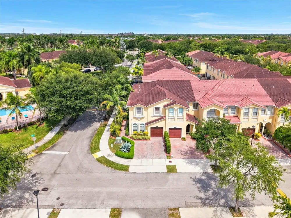 889 SW 151st Pl Miami, FL 33194