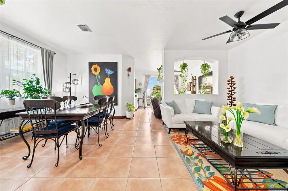 889 SW 151st Pl Miami, FL 33194