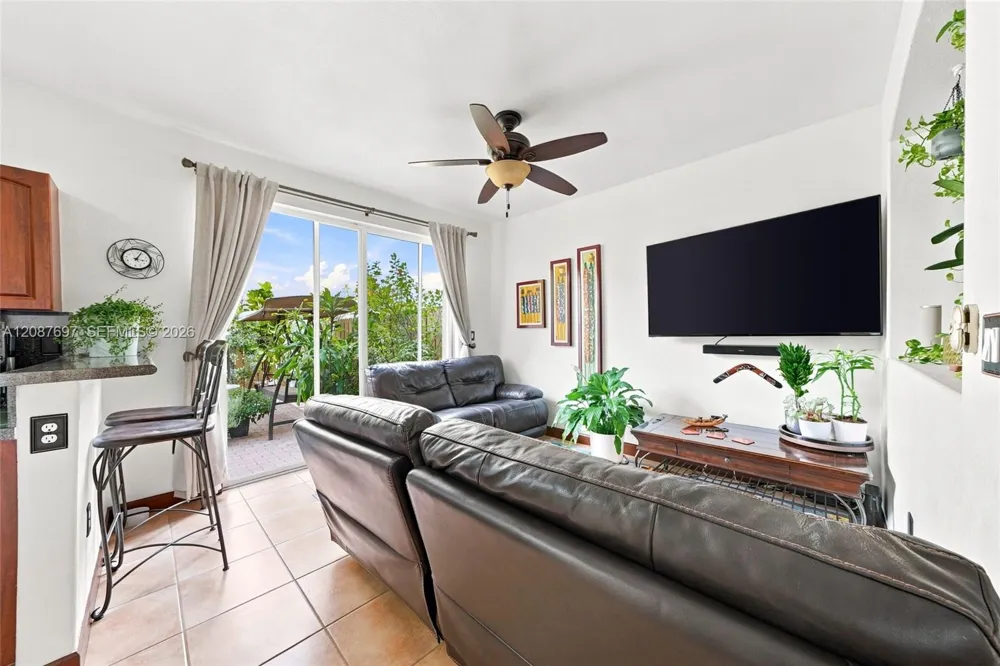 889 SW 151st Pl Miami, FL 33194