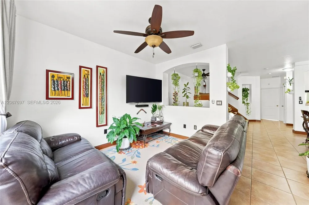 889 SW 151st Pl Miami, FL 33194