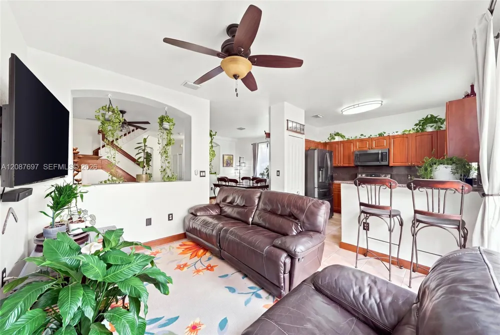 889 SW 151st Pl Miami, FL 33194