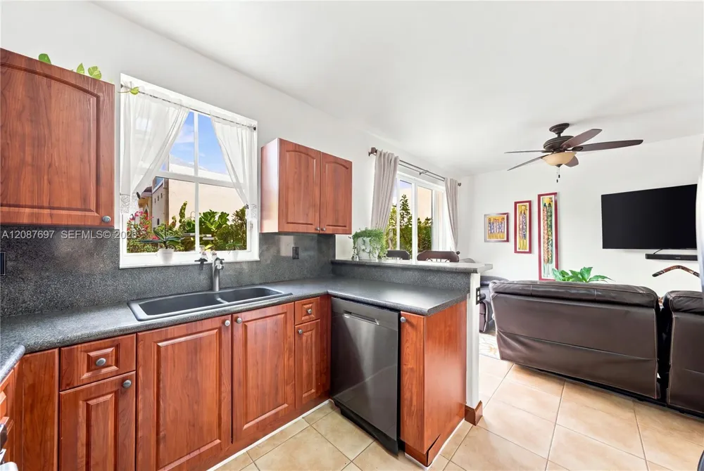 889 SW 151st Pl Miami, FL 33194