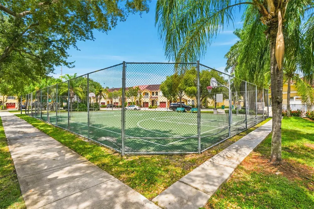 889 SW 151st Pl Miami, FL 33194