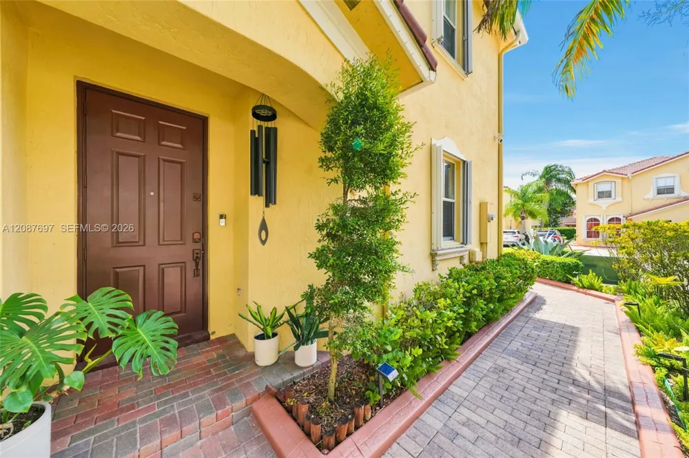 889 SW 151st Pl Miami, FL 33194