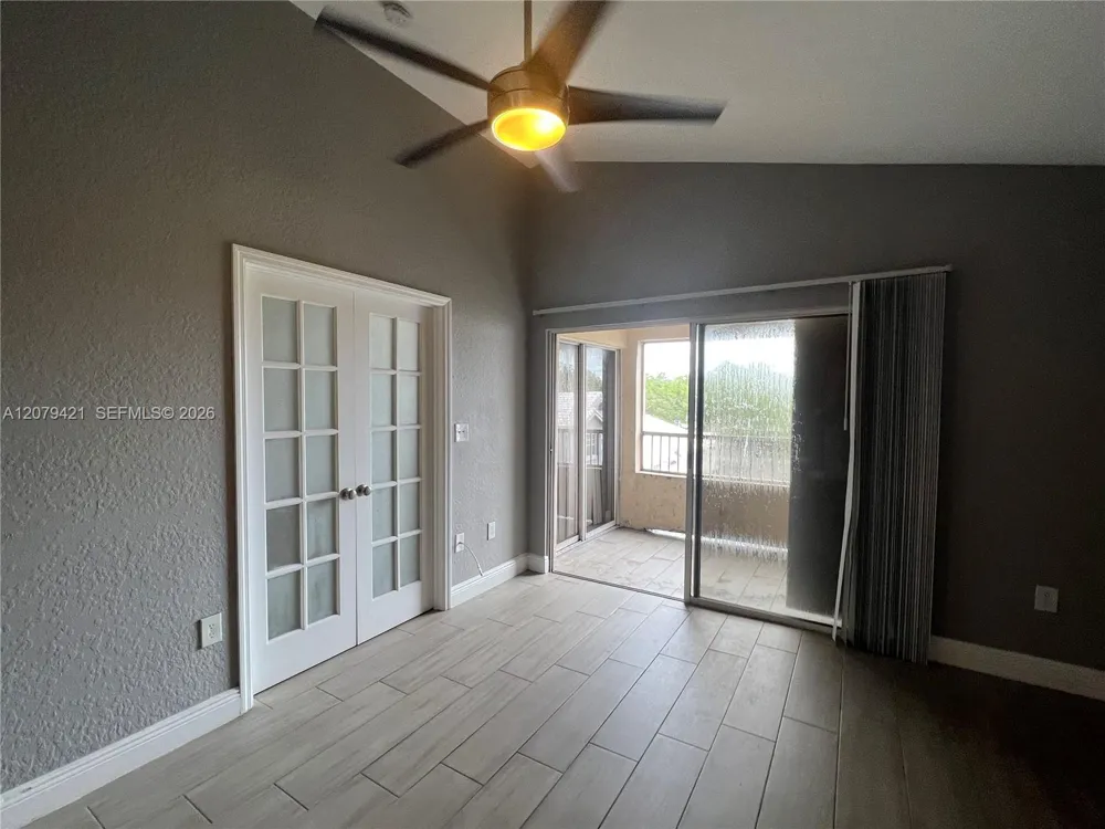 2881 Oakland Forest Dr #311 Oakland Park, FL 33309