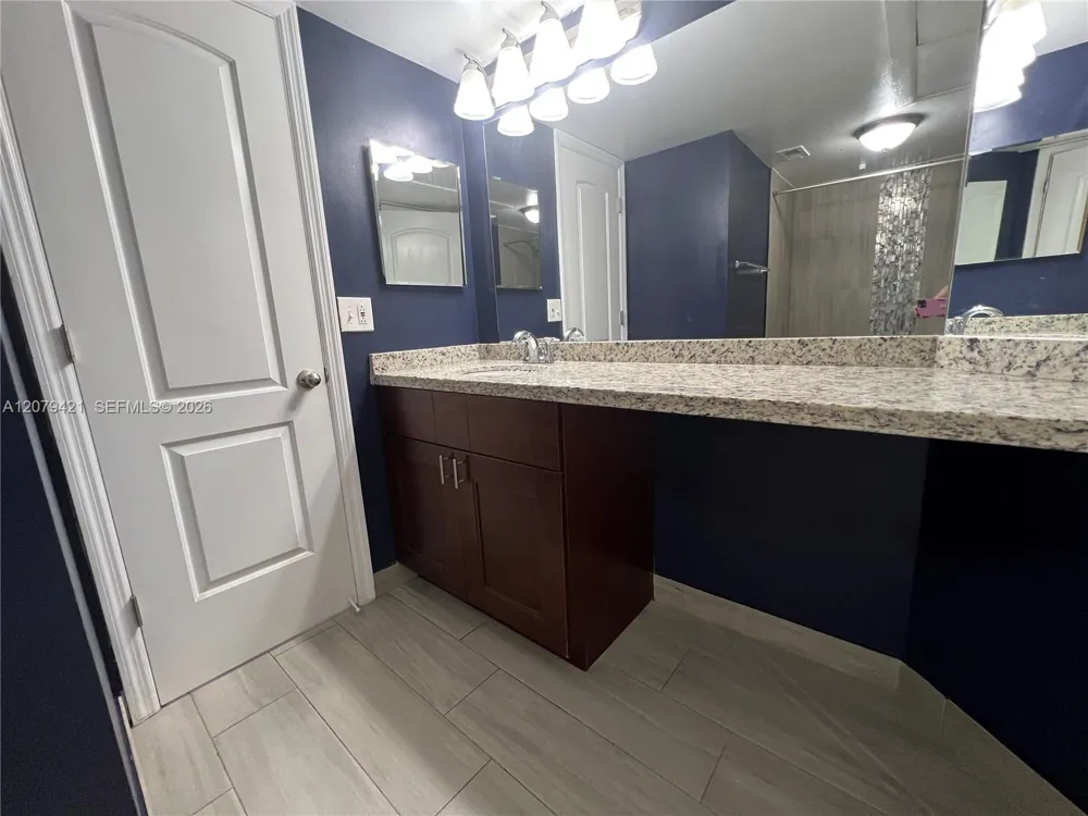2881 Oakland Forest Dr #311 Oakland Park, FL 33309