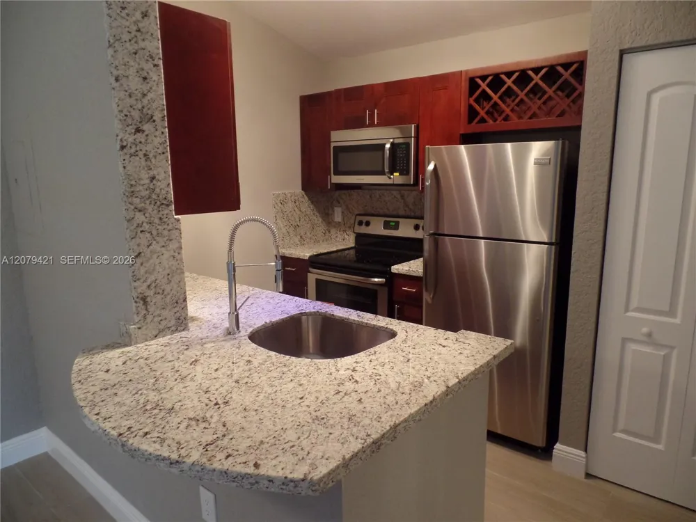 2881 Oakland Forest Dr #311 Oakland Park, FL 33309