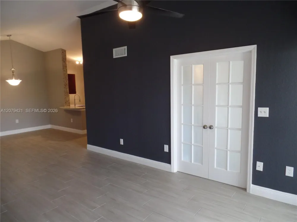 2881 Oakland Forest Dr #311 Oakland Park, FL 33309